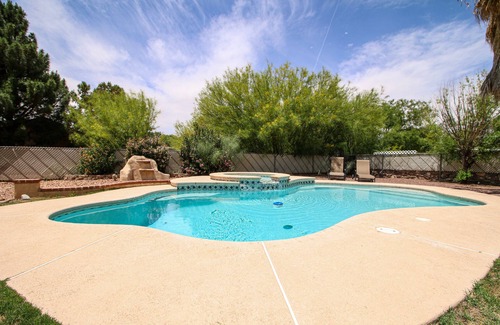 El Paso House | Spacious Home w/Heated Pool