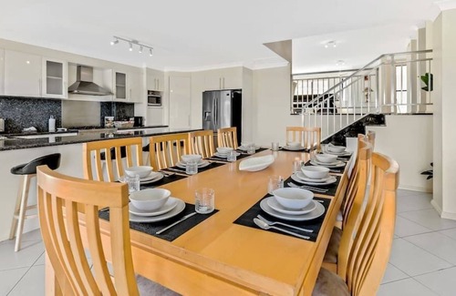 Lake Heights House | Spacious Home With Lake Views