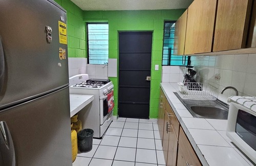 San Salvador House | Spacious house in San Salvador with wifi/A/C spacious in gated community
