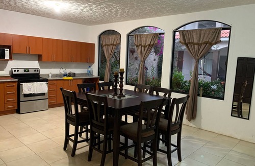 Jocotenango House | Spacious house n15 peoplen8 minutes for Antigua GuatemalanNice and Cozy