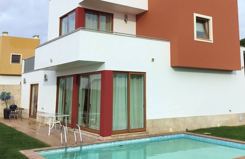 Casalinho House | Spacious house, Own Private Pool. Unlimited free Wi Fi. Golf And Beaches 5 Min
