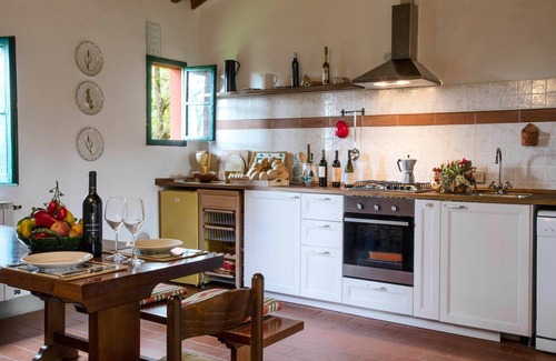 Ghizzano House | Spacious Tuscan Farmhouse