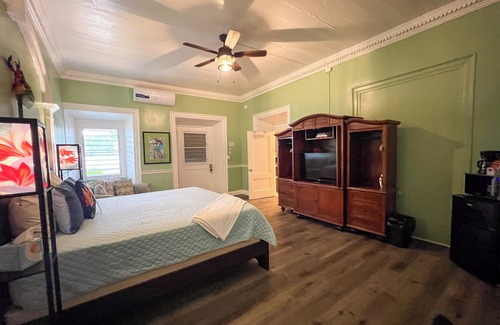 Frederiksted Southeast Hotel | Spacious King Bed 2nd Floor Room