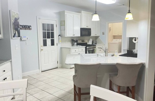 Hattiesburg House | Spacious King Suite Home W/Serene Patio