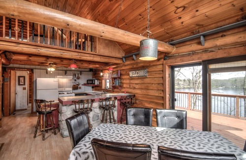 Chetek House | Spacious, Lake Front, Authentic Log Home