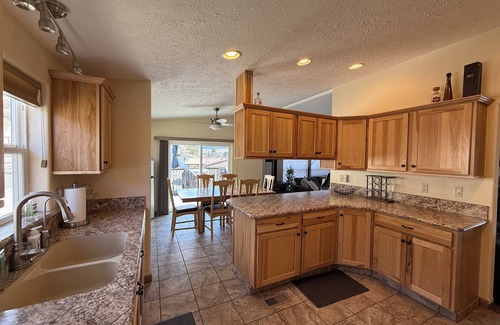 Wolf Creek House | Spacious Lake House in the heart of Holter Lake MT