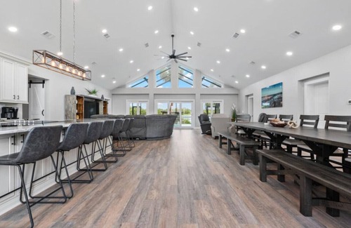 Palm Harbor House | Spacious Lake Tarpon Getaway