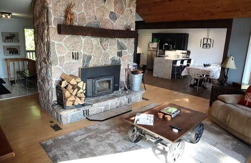 Armour Cottage | Spacious Lakefront Cottage In Muskoka | Cozy Wood Fireplace, Breathtaking Views