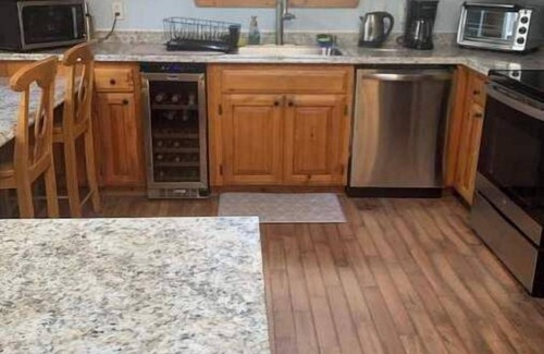 Farmington House | Spacious lakefront home with 5 bedrooms & hot tub!