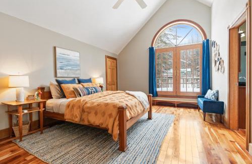 Hinesburg House | Spacious Lakefront Retreat w/Stunning Views