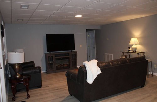 Harrisonburg Apartment | Spacious lower level of brick ranch home. Close to city, in quiet location