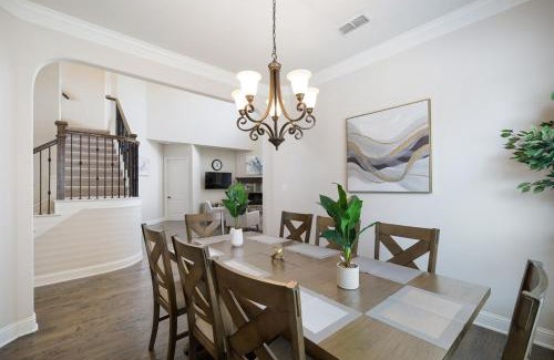 Frisco House | Spacious & Luxe 5 Star Neighborhood Movie Theatre