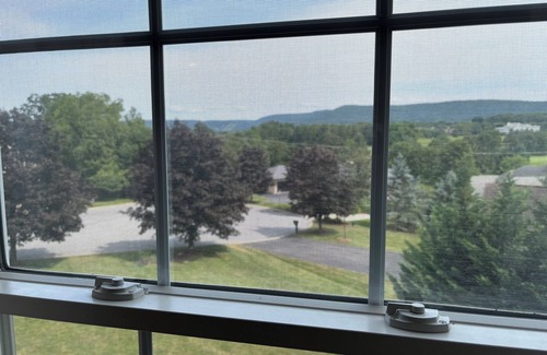 State College House | Spacious, Luxurious, and Convenient Happy Valley PSU Getaway