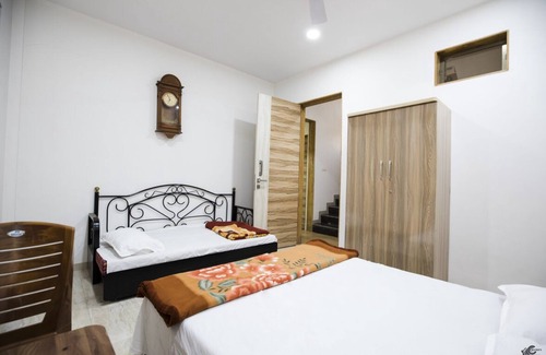 Nashik House | Spacious & Luxurious Family Homestay