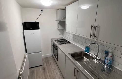 South Norwood Apartment | Spacious Luxury 2 Bedroom Apartment, Station 1min