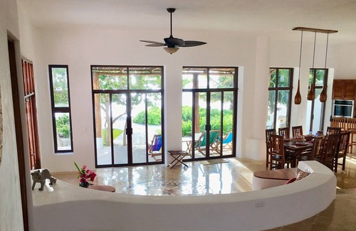 Majahual House | Spacious Luxury 4 Bedroom Home on Private Beach