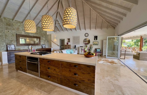 Bouvet Island Villa | Spacious Luxury 4 bedroom villa above historic Nelson's Dockyard -beaches nearby