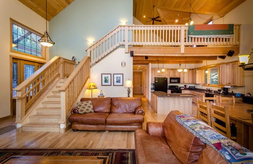 Saint Mary's House | Spacious Luxury Colorado Mountain Lodge! Perfect for Family Reunions & Retreats