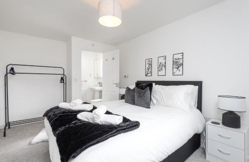Broad Oak Apartment | Spacious Luxury House In Canterbury with Free Parking & Garden - Sleeps 7