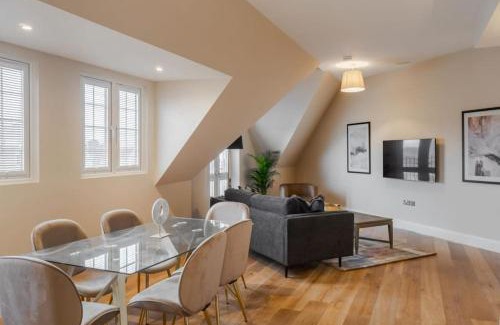 Windsor Apartment | Spacious Luxury Penthouse, 2BR, Private Parking