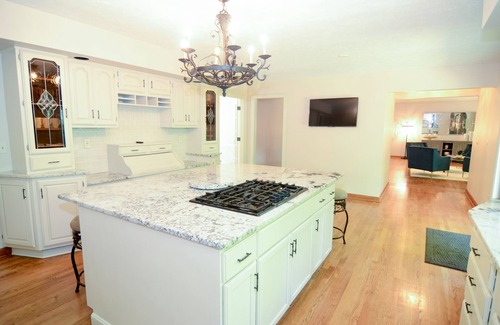 Hudson Villa | Spacious mansion with Pool Movie Theater Hot Tub near ski resort national park.