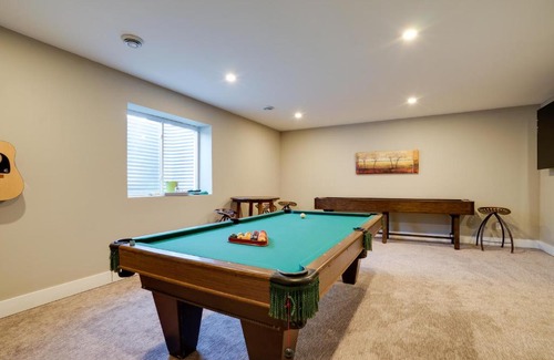 Bottineau House | Spacious Minneapolis Vacation Rental with Game Room!