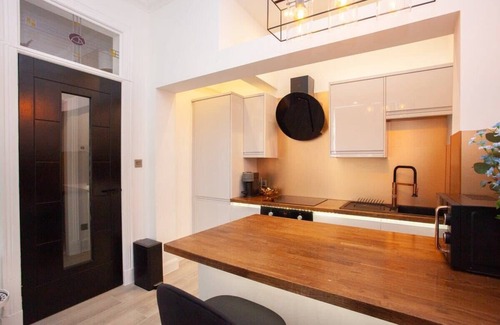 North West Apartment | Spacious Modern Apartment in Glasgow West End
