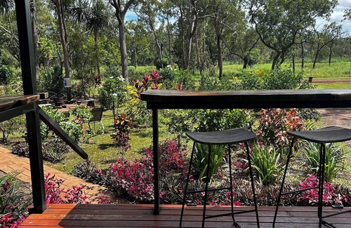 Rum Jungle Cabin | Spacious modern Bungalow Desert Rose: 10 minutes to Litchfield National Park
