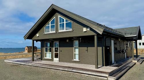 Flakstad Ski Chalet | Spacious, modern cabin Ramberg Lofoten