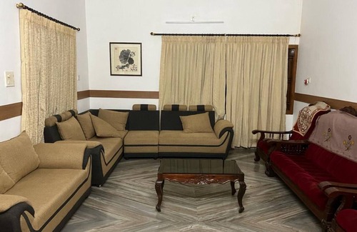 Irinjalakuda House | Spacious Modern Luxury Home