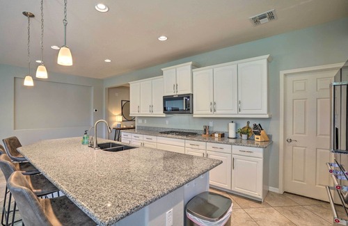 Surprise Farms House | Spacious & Modern Surprise Home w/Pool!