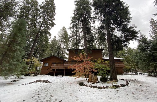 Altaville House | Spacious Mountain House - hot tub, movie, game room, wifi, wfh setup