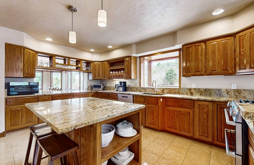 Durango - Purgatory House | Spacious mountain retreat w/incredible views, hot tub, gym & great location