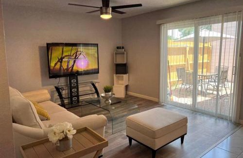 Northeast Houston Apartment | Spacious n Cozy 3 Bedroom/15 min from Downtown