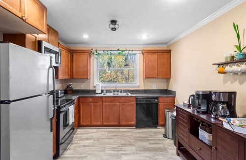 Larkwood House | Spacious Nashville Home Near BNA Airport