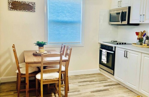 Niagara Falls House | Spacious Niagara Escape 2/BR Private Backyard