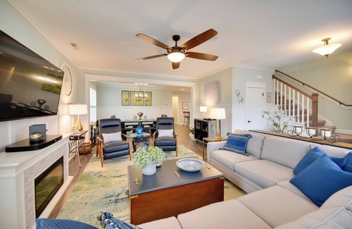 East Ocean View House | Spacious Norfolk Home w/Private Hot Tub!