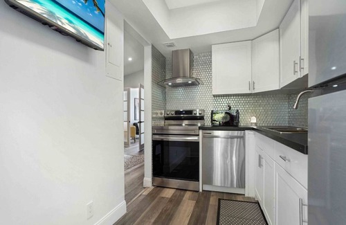 Lauderdale-by-the-Sea Condo | Spacious ocean walk condo in gorgeous Lauderdale by the Sea