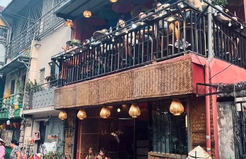 Đien Bien Apartment | Spacious Old Quarter 2-floor Duplex apartment next to Hanoi Train cafe Street
