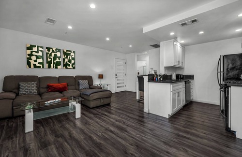 Rampart Village Apartment | Spacious One Bedroom With Dining Area Close to Downtown LA With Free Parking
