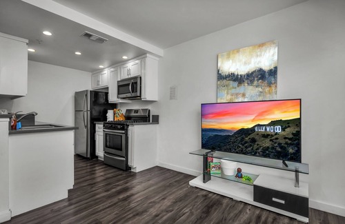 Rampart Village Apartment | Spacious One Bedroom With Dining Area Close to Downtown LA With Free Parking