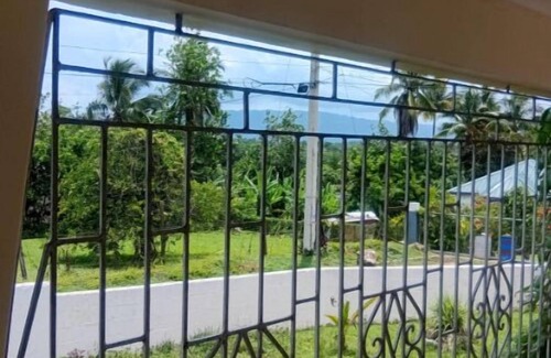Linstead House | Spacious one bedroom bungalow apartment