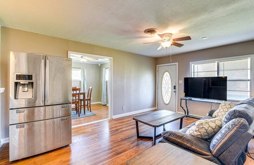 Orange House | Spacious Orange Rental ~ 3 Mi to Museums & Garden!