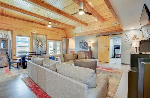 Grantville House | Spacious Ozawkie Home - Near Lake Perry!