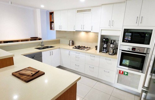 Redfern Apartment | Spacious Park-Side Retreat Moments From The City