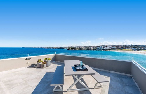 North Bondi Apartment | Spacious penthouse at Sydney’s famous Bondi Beach with spectacular views