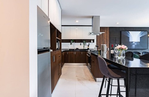 Polanco Apartment | Spacious Polanco Apartment with Private Balcony and Coworking Area