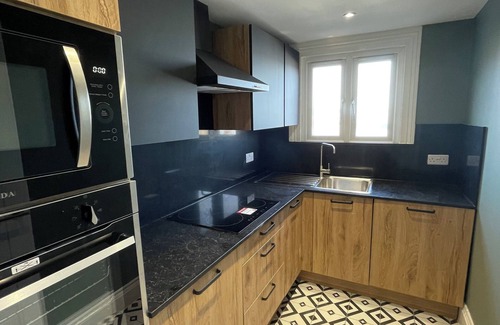 Balham Apartment | Spacious & Pristine 2BD Flat - Balham!