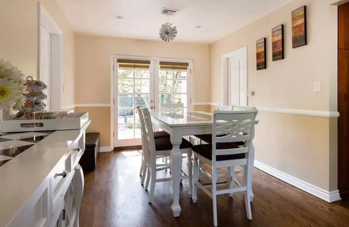 Tarzana Villa | 🌴Spacious & Private 5Bdr Private Retreat-Saltwater Pool/Spa, Outdoor Kitchen🌴