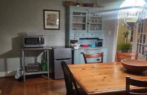 Earlville House | Spacious Private Guest Suite near Colgate